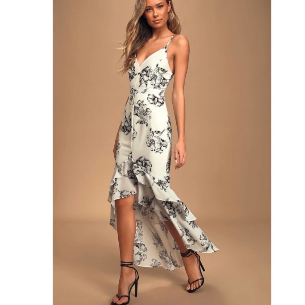 NWOT Lulu’s Darling Daylily Black and White Floral Print High-Low Maxi Dress